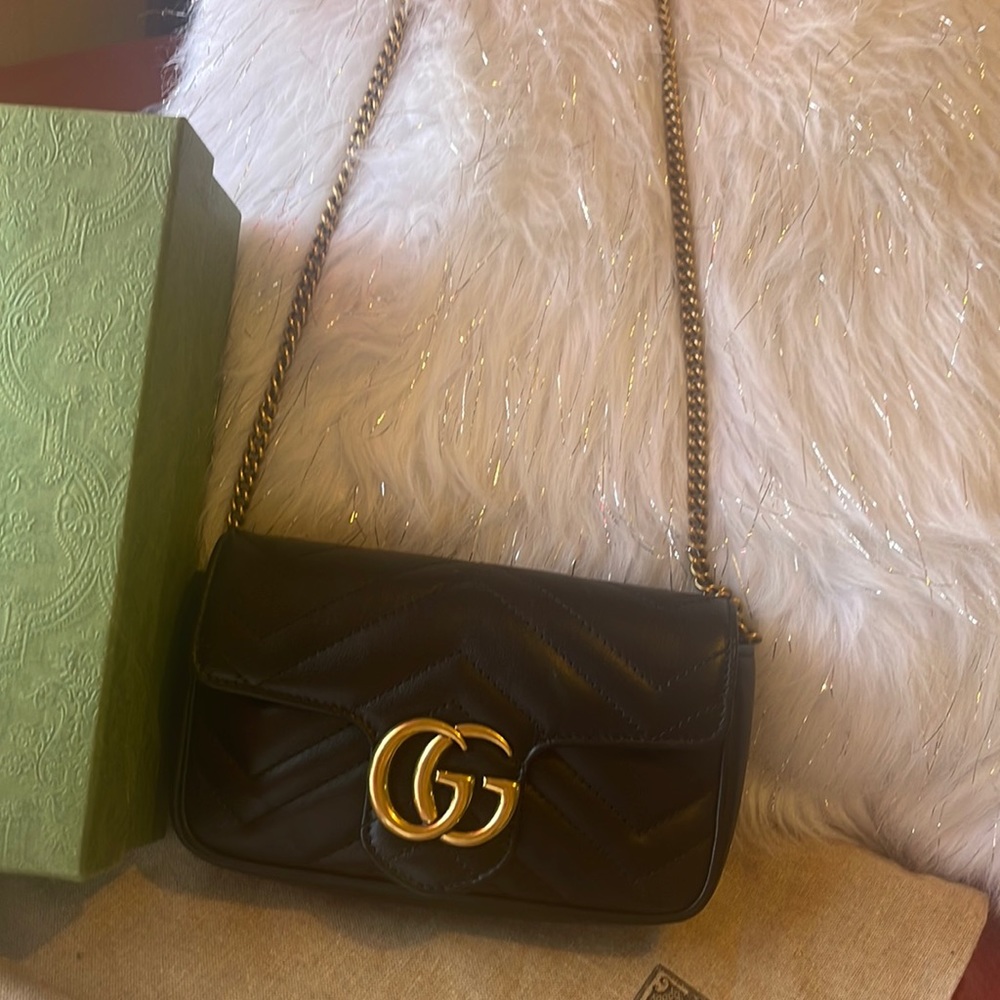 GG Marmont matelassé leather super mini bag